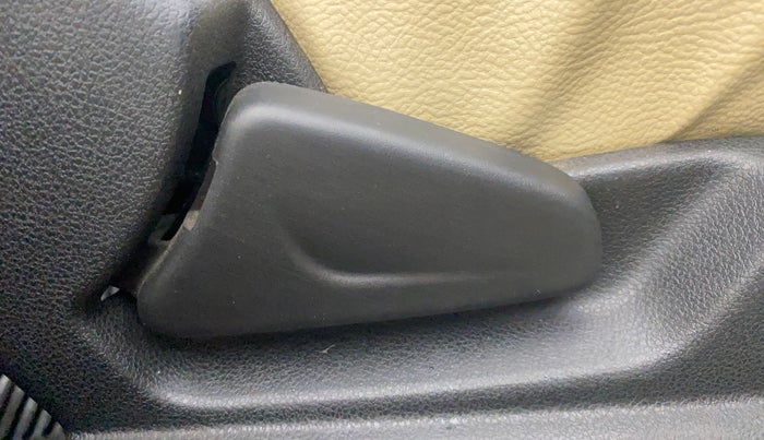 2017 Renault Kwid RXT 1.0 AMT, Petrol, Automatic, 29,536 km, Driver Side Adjustment Panel