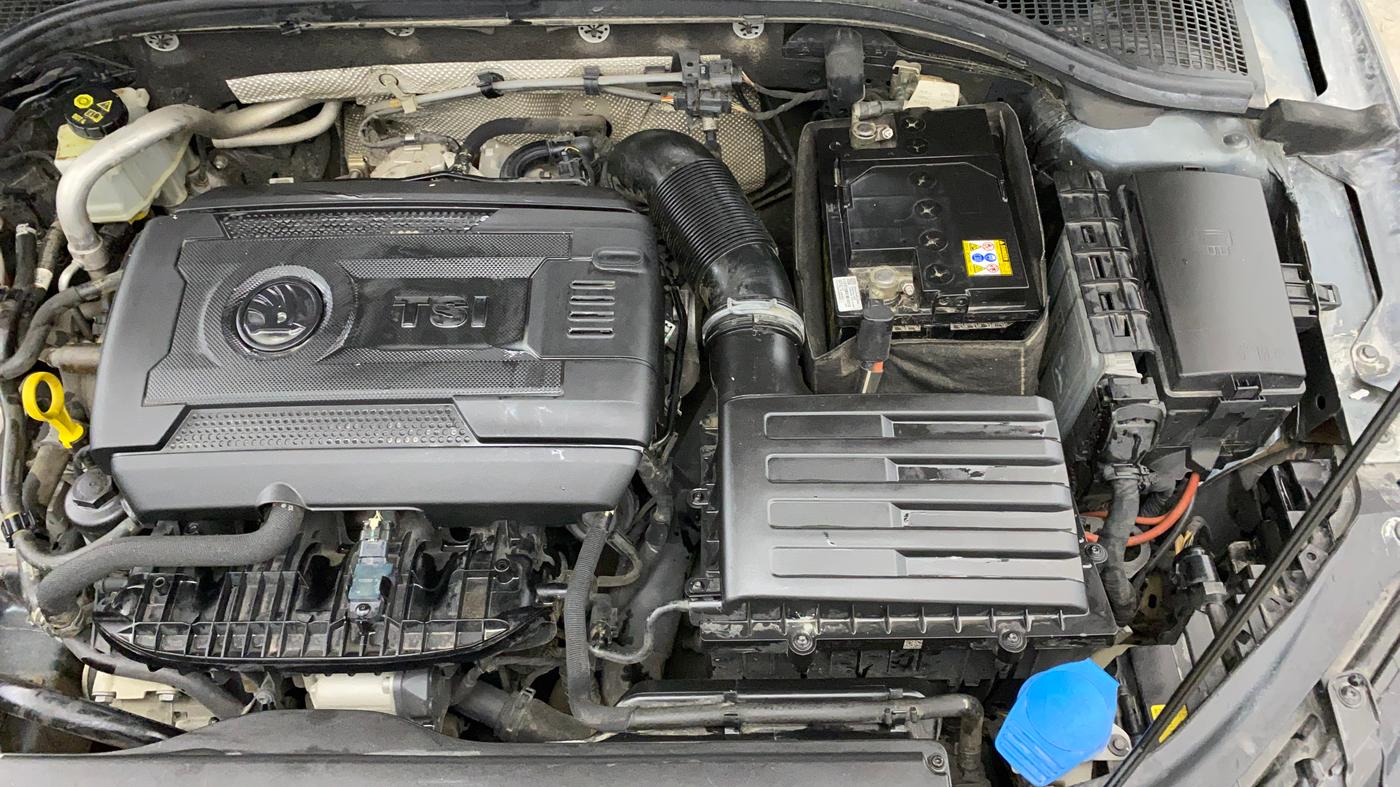 2018 Skoda Octavia L&K 1.8 TSI AT, Petrol, Automatic, 57,765 km, Engine View - Left