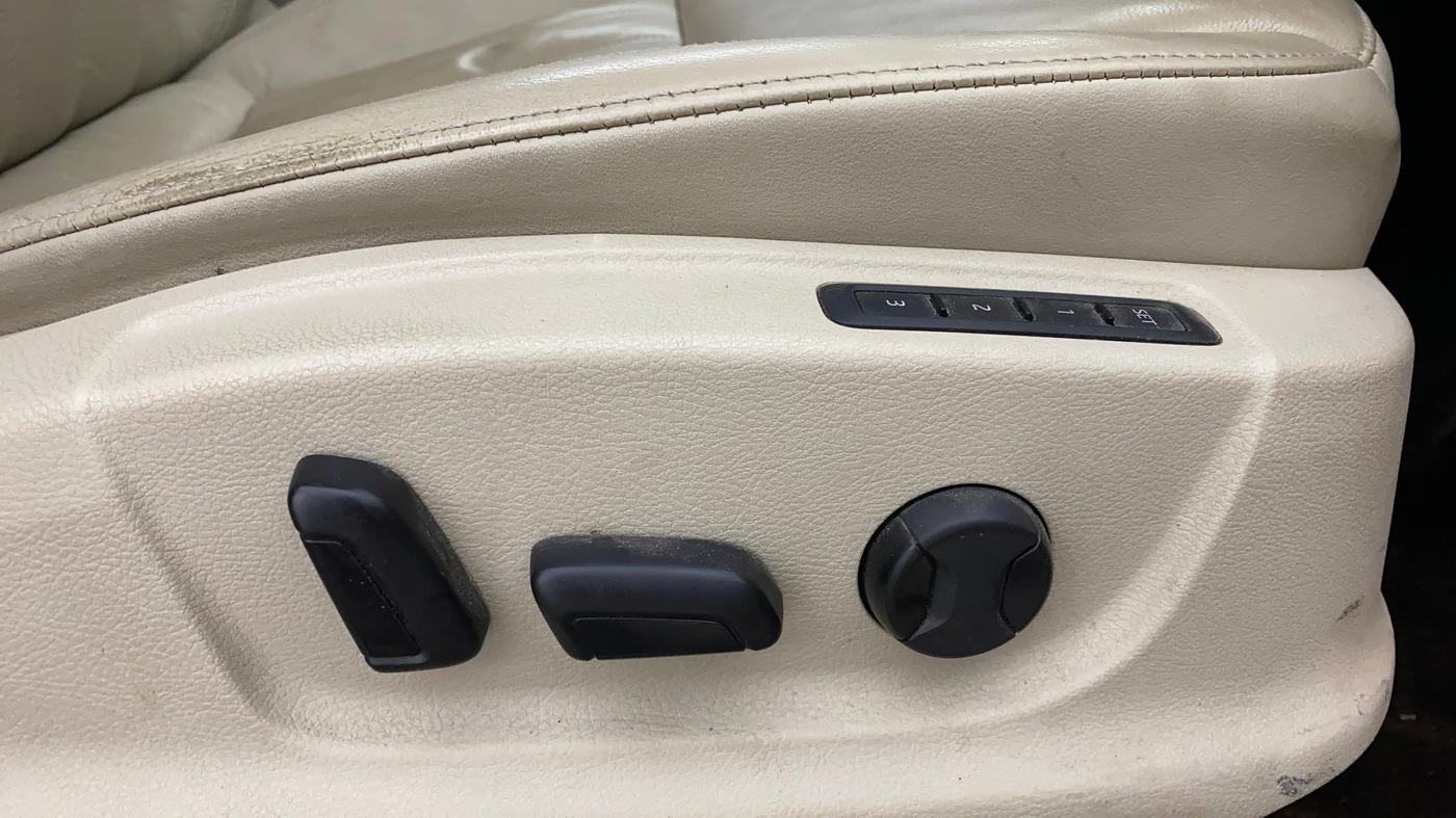 2018 Skoda Octavia L&K 1.8 TSI AT, Petrol, Automatic, 57,765 km, Driver Side Adjustment Panel