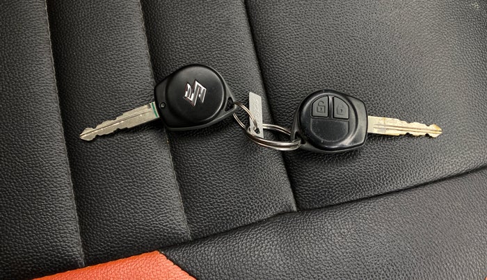 2017 Maruti Wagon R 1.0 VXI AMT, Petrol, Automatic, 17,765 km, Key Close Up