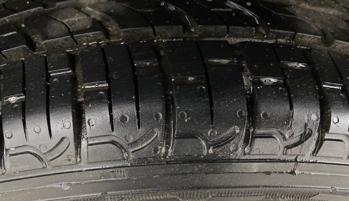 2017 Maruti Wagon R 1.0 VXI AMT, Petrol, Automatic, 17,765 km, Left Front Tyre Tread