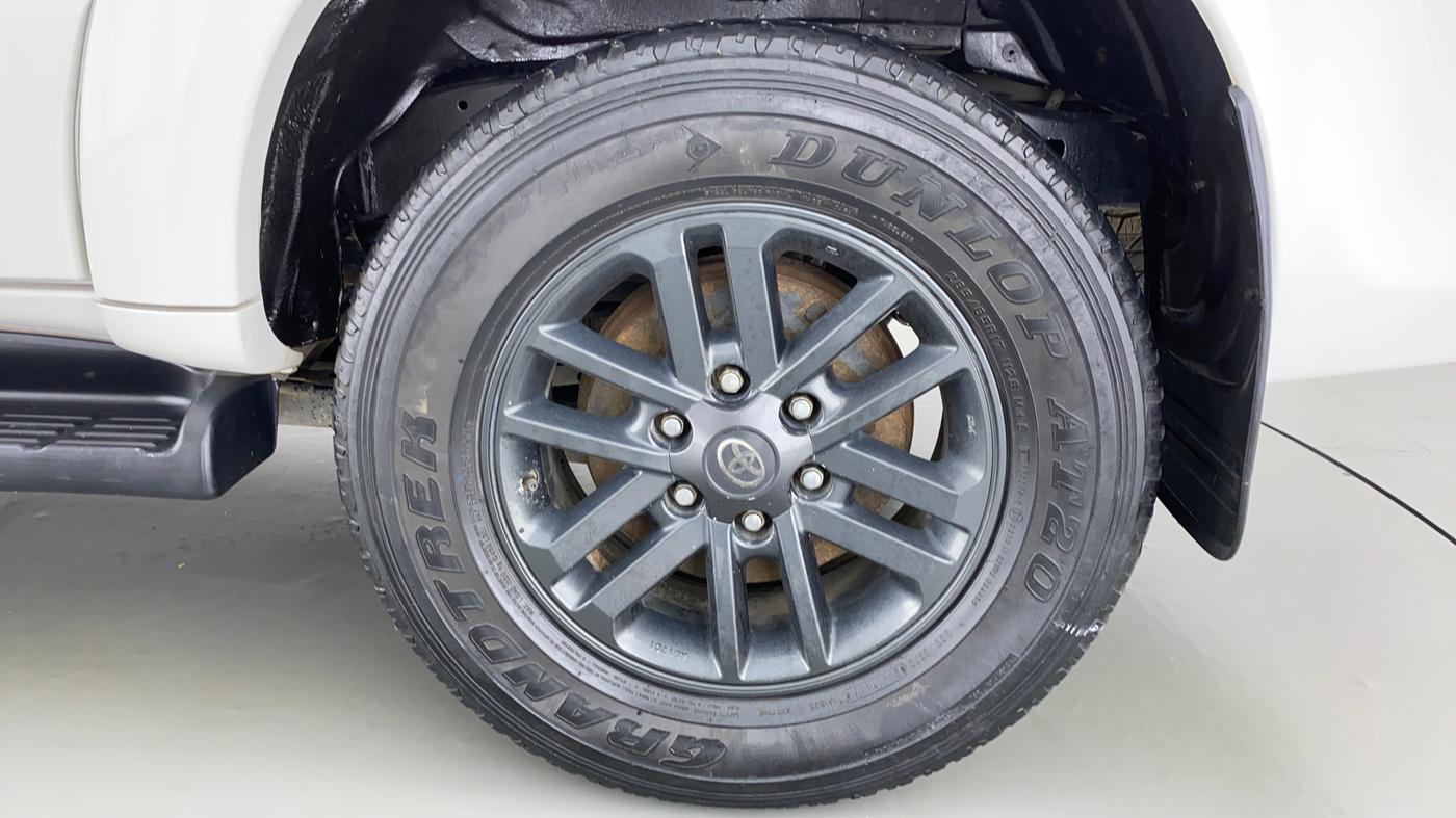 2015 Toyota Fortuner 3.0 MT 4X2, Diesel, Manual, 50,357 km, Left Rear Wheel