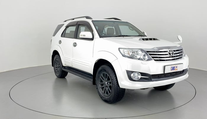 2015 Toyota Fortuner 3.0 MT 4X2, Diesel, Manual, 50,357 km, Right Front Diagonal