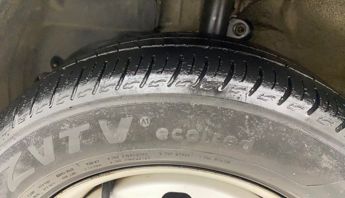 2020 Mahindra KUV 100 NXT K2+ P 6 STR, Petrol, Manual, 25,706 km, Left Front Tyre Tread