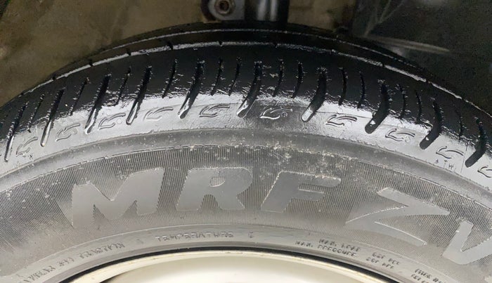 2020 Mahindra KUV 100 NXT K2+ P 6 STR, Petrol, Manual, 25,706 km, Right Front Tyre Tread