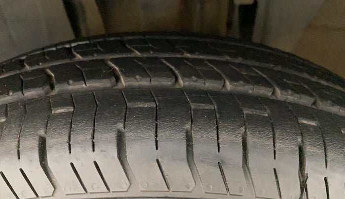 2019 Renault TRIBER RXZ, Petrol, Manual, 51,724 km, Left Front Tyre Tread