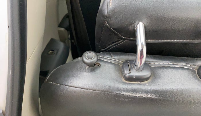 2019 Renault TRIBER RXZ, Petrol, Manual, 51,724 km, Third-row left seat - Folding lever not working