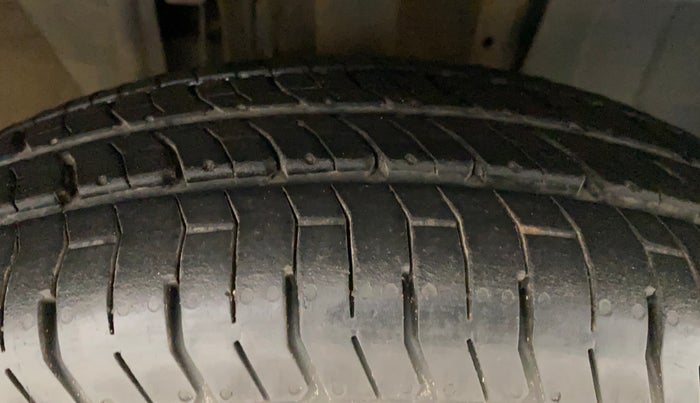 2019 Renault TRIBER RXZ, Petrol, Manual, 51,724 km, Right Front Tyre Tread