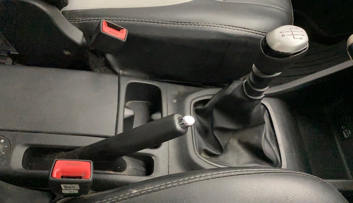 2019 Renault TRIBER RXZ, Petrol, Manual, 51,724 km, Gear Lever