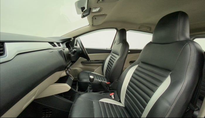 2019 Renault TRIBER RXZ, Petrol, Manual, 51,724 km, Right Side Front Door Cabin