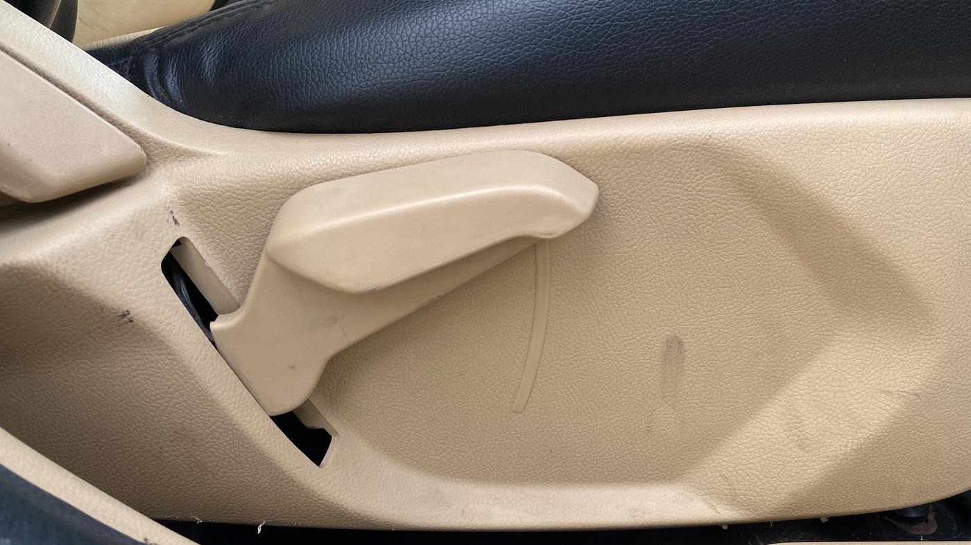 2018 Ford Figo Aspire TITANIUM 1.2 PETROL, Petrol, Manual, 73,276 km, Driver Side Adjustment Panel