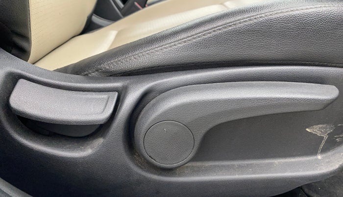 2019 Hyundai Verna 1.6 VTVT SX O, Petrol, Manual, 59,097 km, Driver Side Adjustment Panel