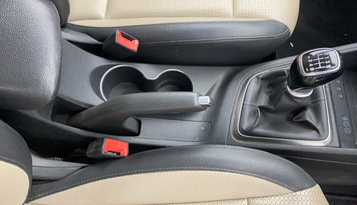 2019 Hyundai Verna 1.6 VTVT SX O, Petrol, Manual, 59,097 km, Gear Lever