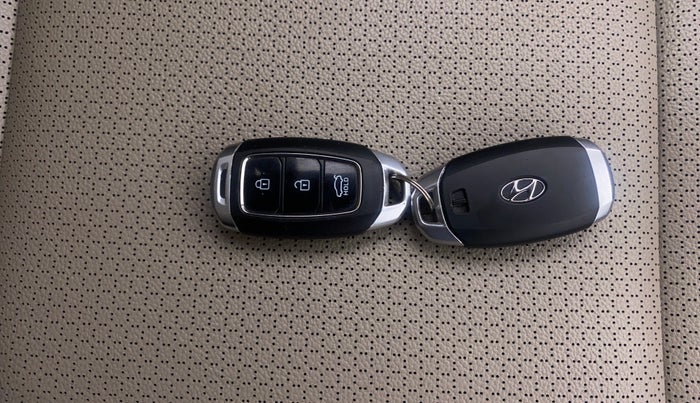 2019 Hyundai Verna 1.6 VTVT SX O, Petrol, Manual, 59,097 km, Key Close Up