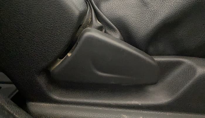 2020 Renault Kwid RXL, Petrol, Manual, 34,056 km, Driver Side Adjustment Panel