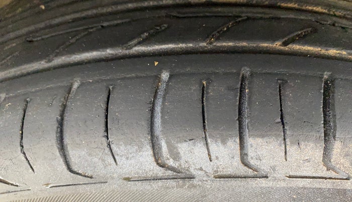 2015 Hyundai Grand i10 MAGNA 1.2 KAPPA VTVT, Petrol, Manual, 70,265 km, Left Front Tyre Tread