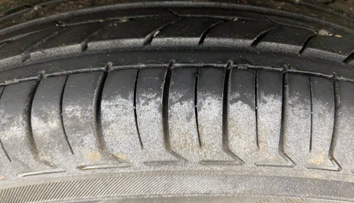 2015 Hyundai Grand i10 MAGNA 1.2 KAPPA VTVT, Petrol, Manual, 70,265 km, Left Rear Tyre Tread