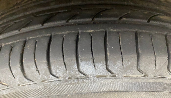 2015 Hyundai Grand i10 MAGNA 1.2 KAPPA VTVT, Petrol, Manual, 70,265 km, Right Front Tyre Tread