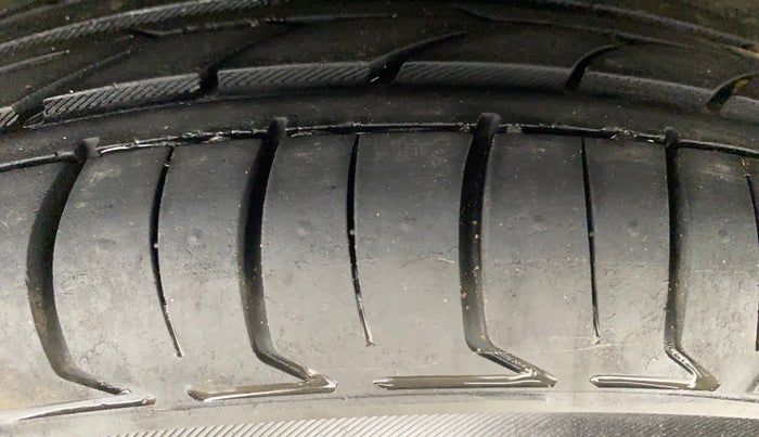 2015 Hyundai Grand i10 MAGNA 1.2 KAPPA VTVT, Petrol, Manual, 70,265 km, Right Rear Tyre Tread