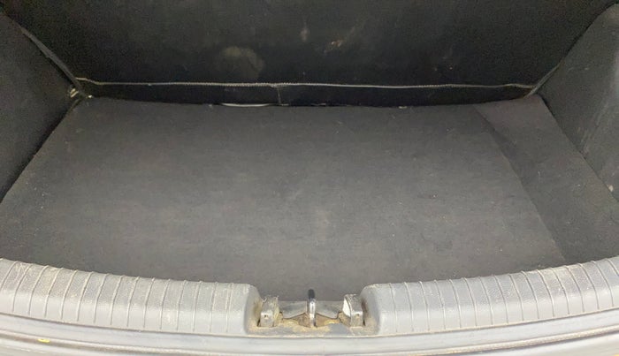 2015 Hyundai Grand i10 MAGNA 1.2 KAPPA VTVT, Petrol, Manual, 70,265 km, Boot Inside