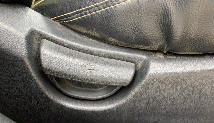 2015 Hyundai Grand i10 MAGNA 1.2 KAPPA VTVT, Petrol, Manual, 70,265 km, Driver Side Adjustment Panel