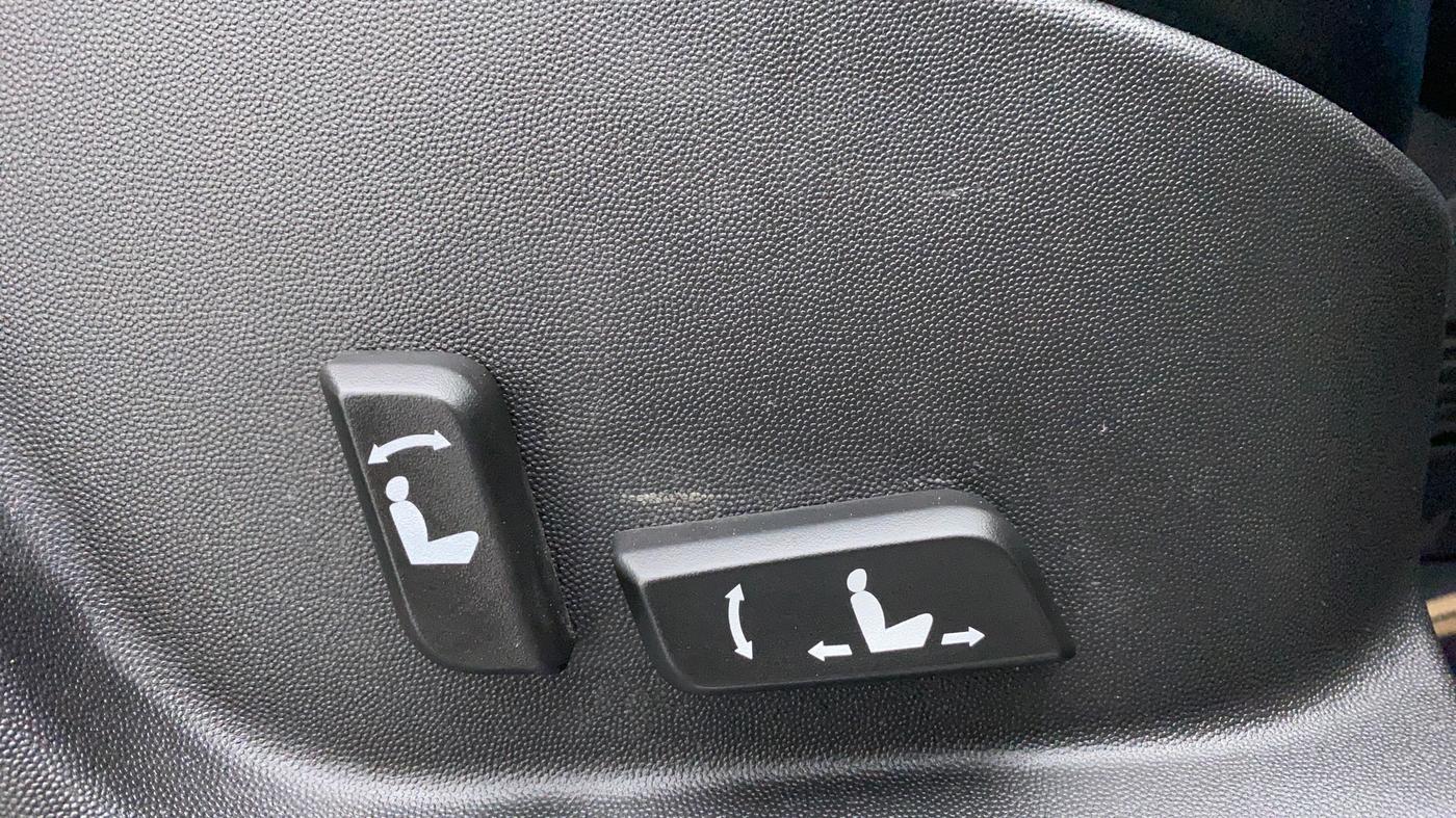 2020 Mahindra XUV500 W11 (O), Diesel, Manual, 55,921 km, Electrically Adjustable Driver's Seat