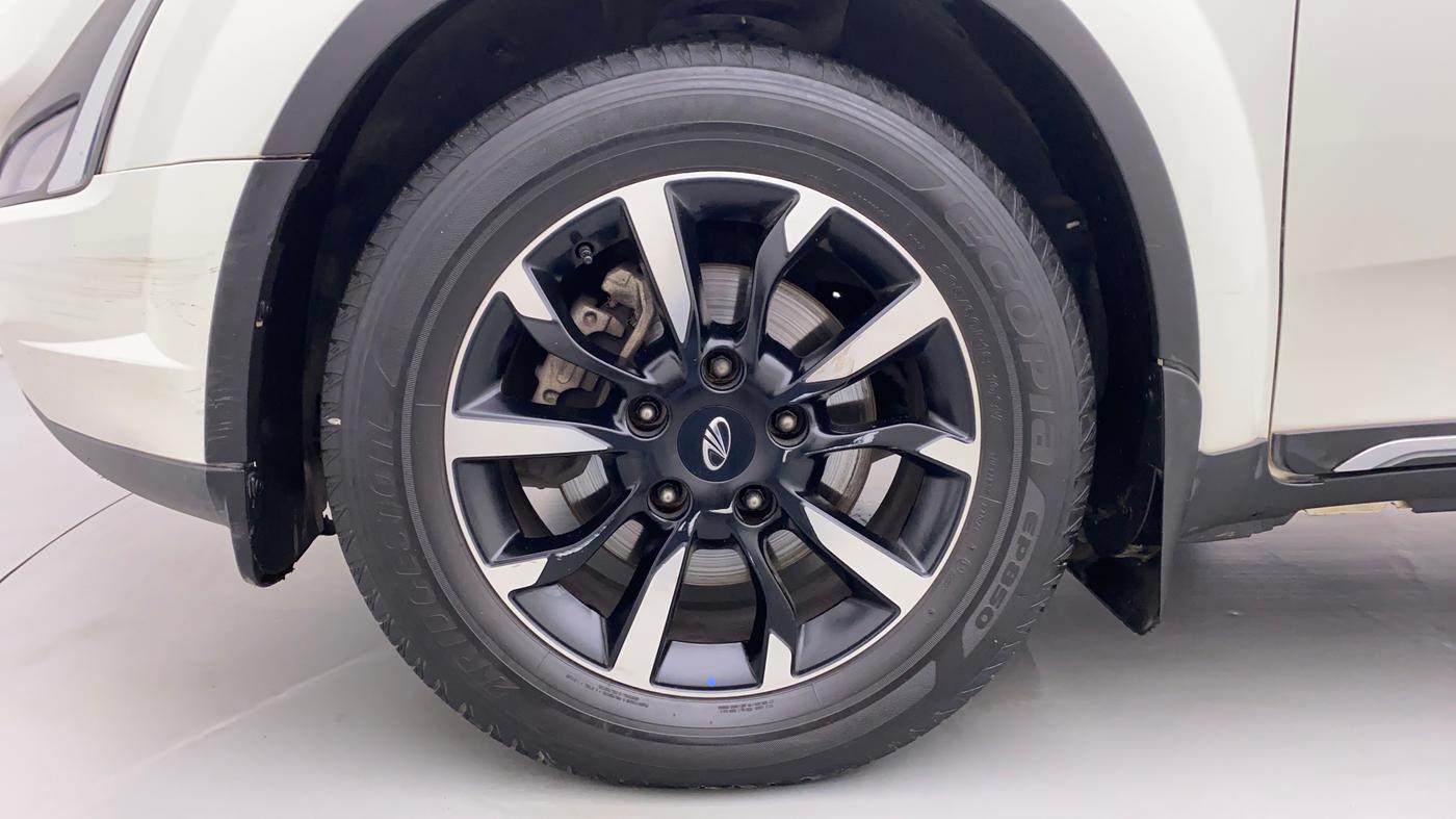 2020 Mahindra XUV500 W11 (O), Diesel, Manual, 55,921 km, Left Front Wheel