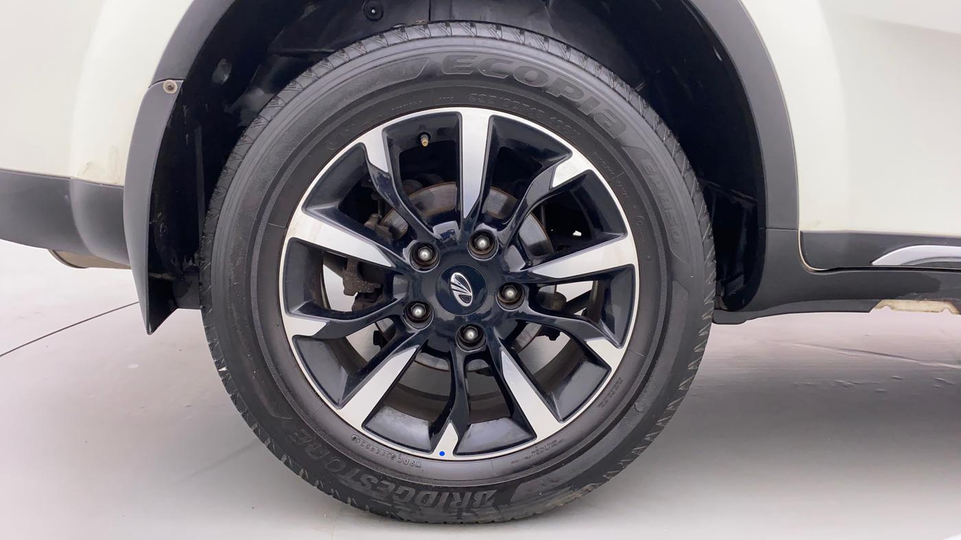 2020 Mahindra XUV500 W11 (O), Diesel, Manual, 55,921 km, Right Rear Wheel