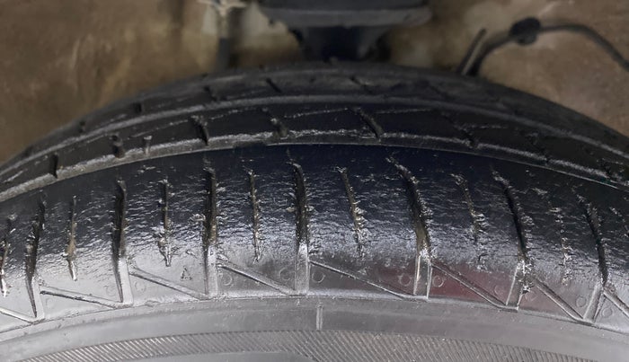 2019 Maruti Alto LXI, Petrol, Manual, 43,483 km, Right Front Tyre Tread