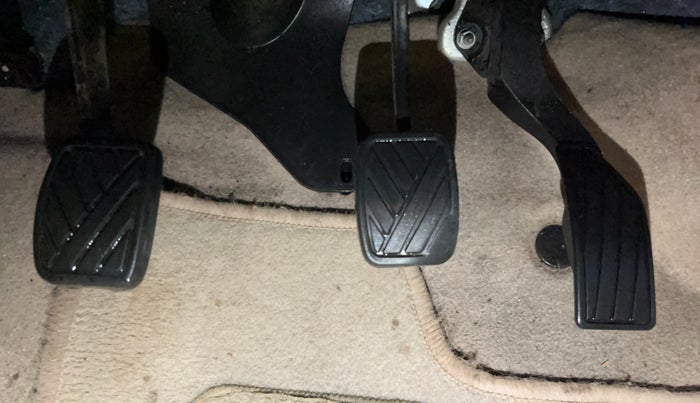 2015 Maruti Swift Dzire VXI, Petrol, Manual, 58,758 km, Pedals