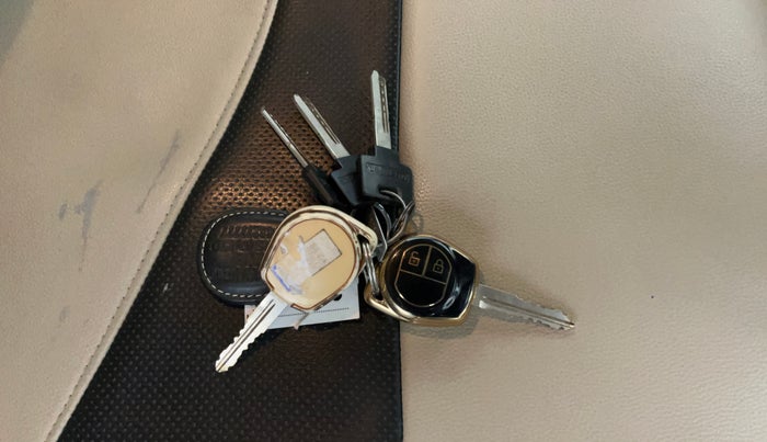 2015 Maruti Swift Dzire VXI, Petrol, Manual, 58,758 km, Key Close Up