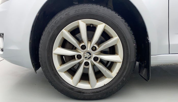 2013 Skoda Octavia AMBITION 1.4 TSI, Petrol, Manual, 81,854 km, Left Front Wheel