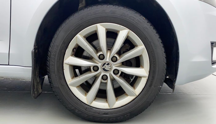 2013 Skoda Octavia AMBITION 1.4 TSI, Petrol, Manual, 81,854 km, Right Front Wheel