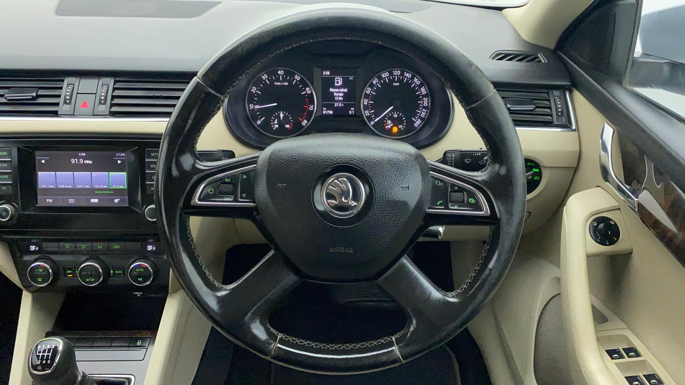 2013 Skoda Octavia AMBITION 1.4 TSI, Petrol, Manual, 81,854 km, Steering Wheel Close Up