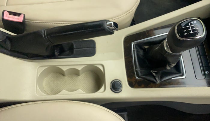 2013 Skoda Octavia AMBITION 1.4 TSI, Petrol, Manual, 81,854 km, Gear Lever