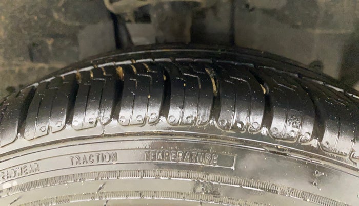 2018 Ford Figo Aspire TITANIUM 1.2 PETROL, Petrol, Manual, 94,480 km, Right Front Tyre Tread