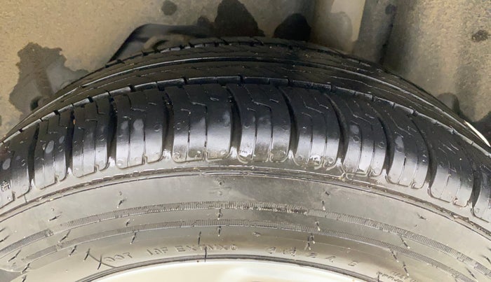 2018 Ford Figo Aspire TITANIUM 1.2 PETROL, Petrol, Manual, 94,480 km, Left Rear Tyre Tread