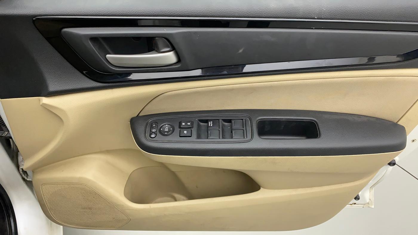 2018 Honda Amaze 1.2L I-VTEC V CVT, Petrol, Automatic, 54,810 km, Driver Side Door Panels Control