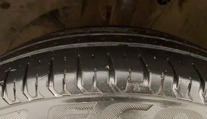 2019 Maruti Swift VXI, Petrol, Manual, 34,723 km, Left Front Tyre Tread