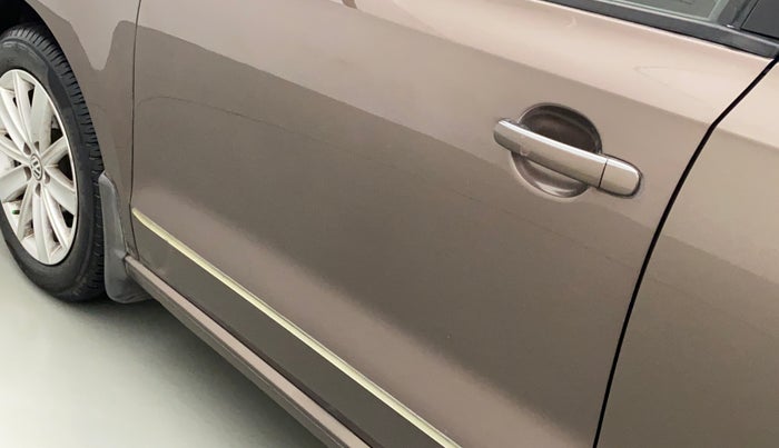 2016 Volkswagen Vento HIGHLINE PETROL AT, Petrol, Automatic, 87,911 km, Front passenger door - Slightly dented