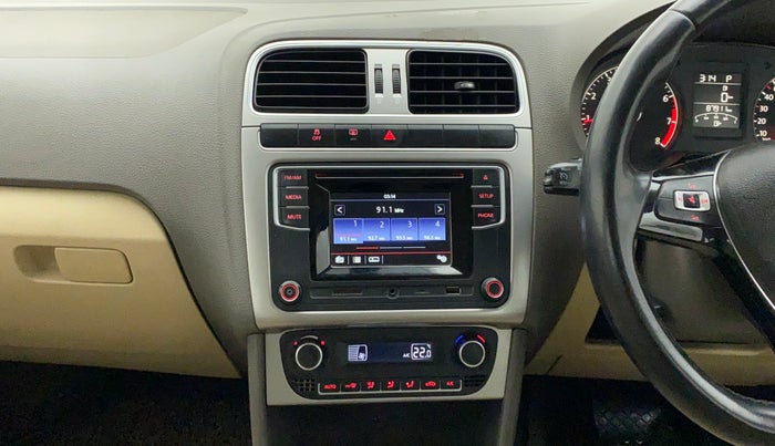 2016 Volkswagen Vento HIGHLINE PETROL AT, Petrol, Automatic, 87,911 km, Air Conditioner