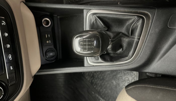 2019 Hyundai Verna 1.6 VTVT SX, Petrol, Manual, 65,450 km, Gear Lever