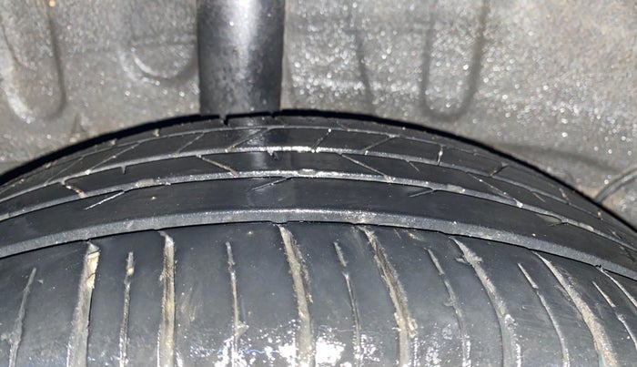 2022 Hyundai NEW I20 SPORTZ 1.2 MT, Petrol, Manual, 90,215 km, Right Rear Tyre Tread