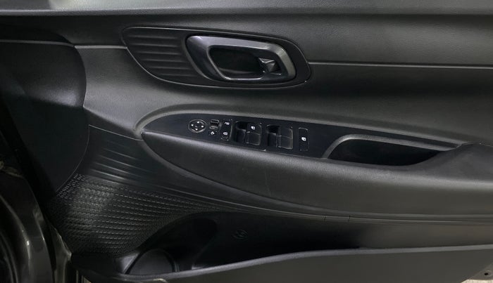 2022 Hyundai NEW I20 SPORTZ 1.2 MT, Petrol, Manual, 90,215 km, Driver Side Door Panels Control