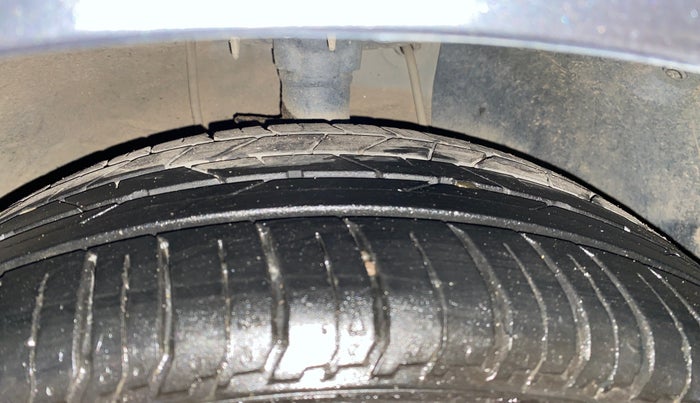 2022 Hyundai NEW I20 SPORTZ 1.2 MT, Petrol, Manual, 90,215 km, Right Front Tyre Tread