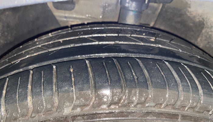 2022 Hyundai NEW I20 SPORTZ 1.2 MT, Petrol, Manual, 90,215 km, Left Front Tyre Tread