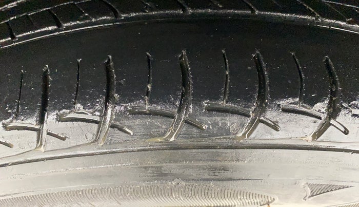 2018 Volkswagen Ameo TRENDLINE 1.0L, Petrol, Manual, 42,312 km, Left Front Tyre Tread