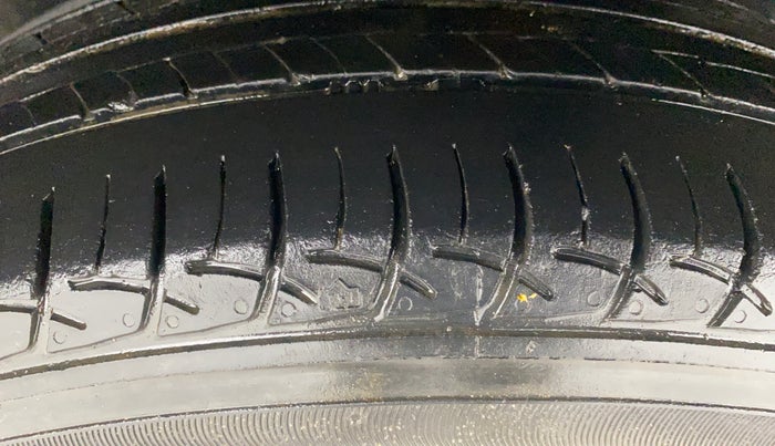 2018 Volkswagen Ameo TRENDLINE 1.0L, Petrol, Manual, 42,312 km, Left Rear Tyre Tread