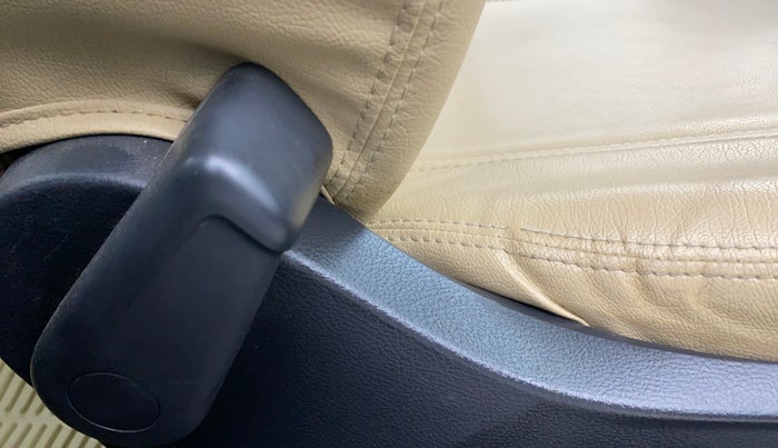 2018 Volkswagen Ameo TRENDLINE 1.0L, Petrol, Manual, 42,312 km, Driver Side Adjustment Panel