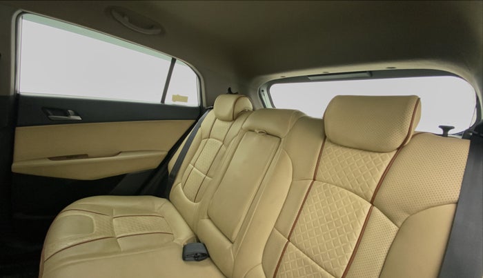 2018 Hyundai Creta SX PLUS 1.6 PETROL, Petrol, Manual, 28,287 km, Right Side Rear Door Cabin